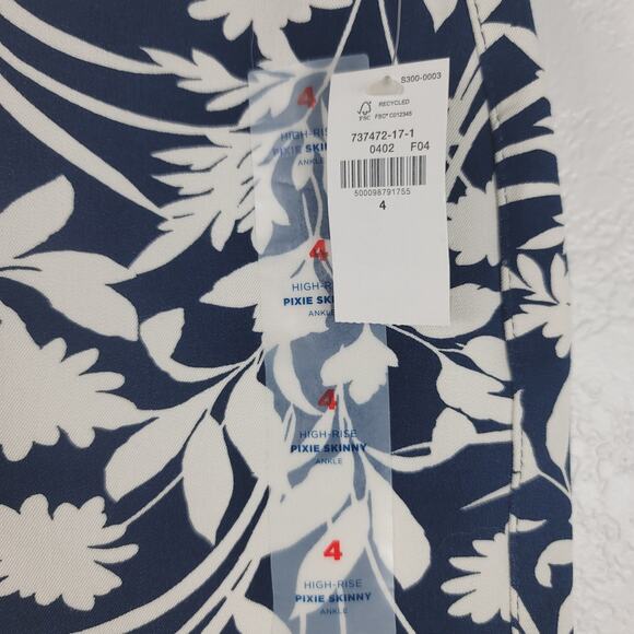 Old Navy Blue White Floral High Rise Pixie Skinny 4 NWT - Picture 3 of 5